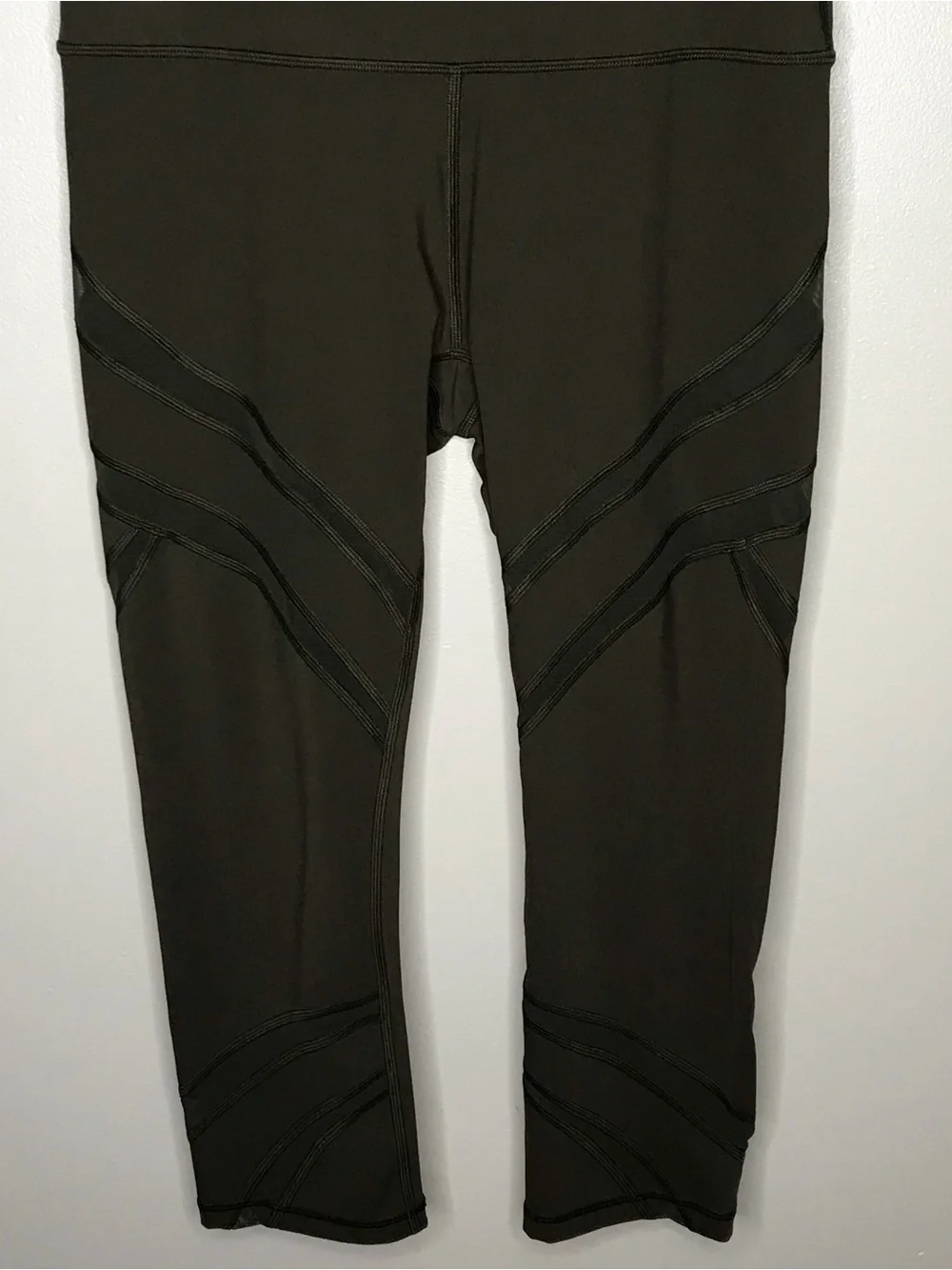 Lululemon Athletica Wunder Under HR Crop Leggings Sz 8 inseam 21”